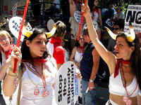 Pamplona 2005 #3 (Ina i Sima) [ 47.56 Kb ]