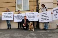 Do�ek Zakona o za�titi �ivotinja ispred Sabora 2017.
