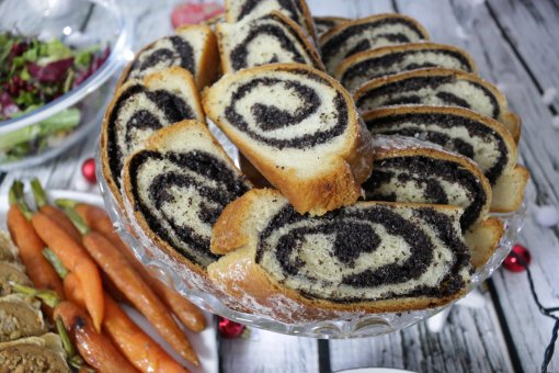 Poppy sead scroll loaf [ 1.16 Mb ]