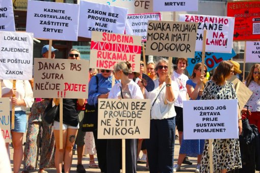 Odr�an prosvjed protiv okrutnosti prema �ivotinjama [ 212.76 Kb ]