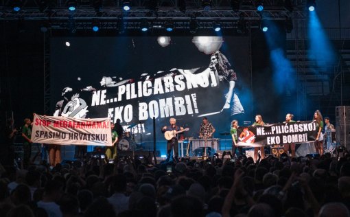 Aktivisti upali na koncert Rundeka [ 151.22 Kb ]