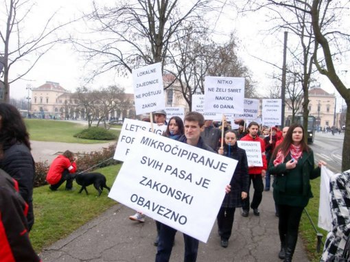 Protest for the implementation of the Animal Protection Act 2011 [ 130.21 Kb ]