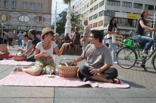 Piknik na glavnom trgu [ 111.83 Kb ]