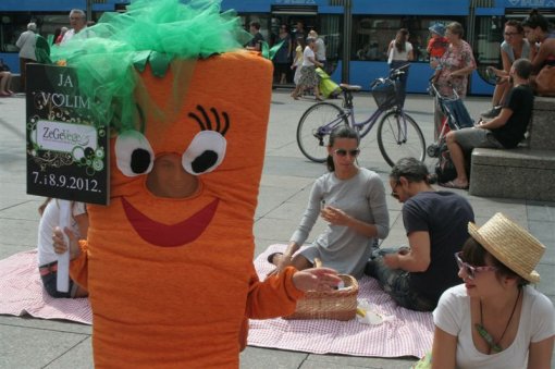 Piknik na glavnom trgu [ 90.78 Kb ]