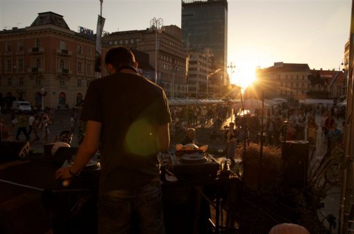 ZeGeVege sunset [ 57.96 Kb ]