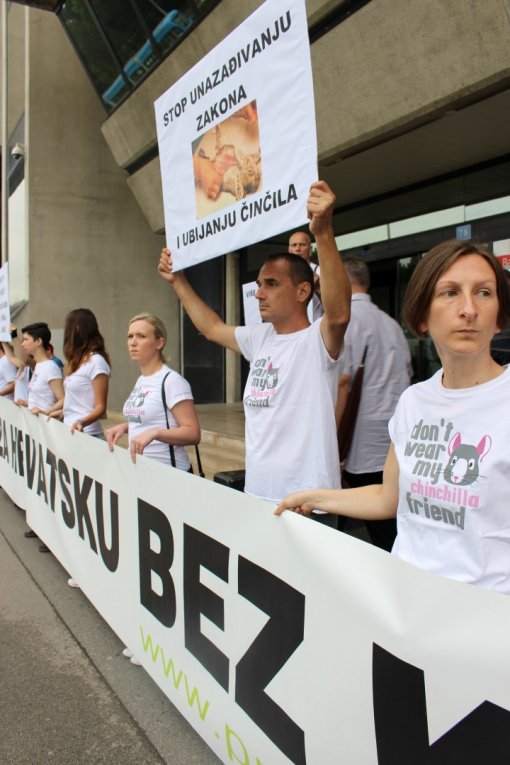 Protest in front of Ministry of Agriculture - 9th July 2015 [ 177.99 Kb ]